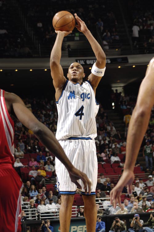 一款以严谨 一款以严谨